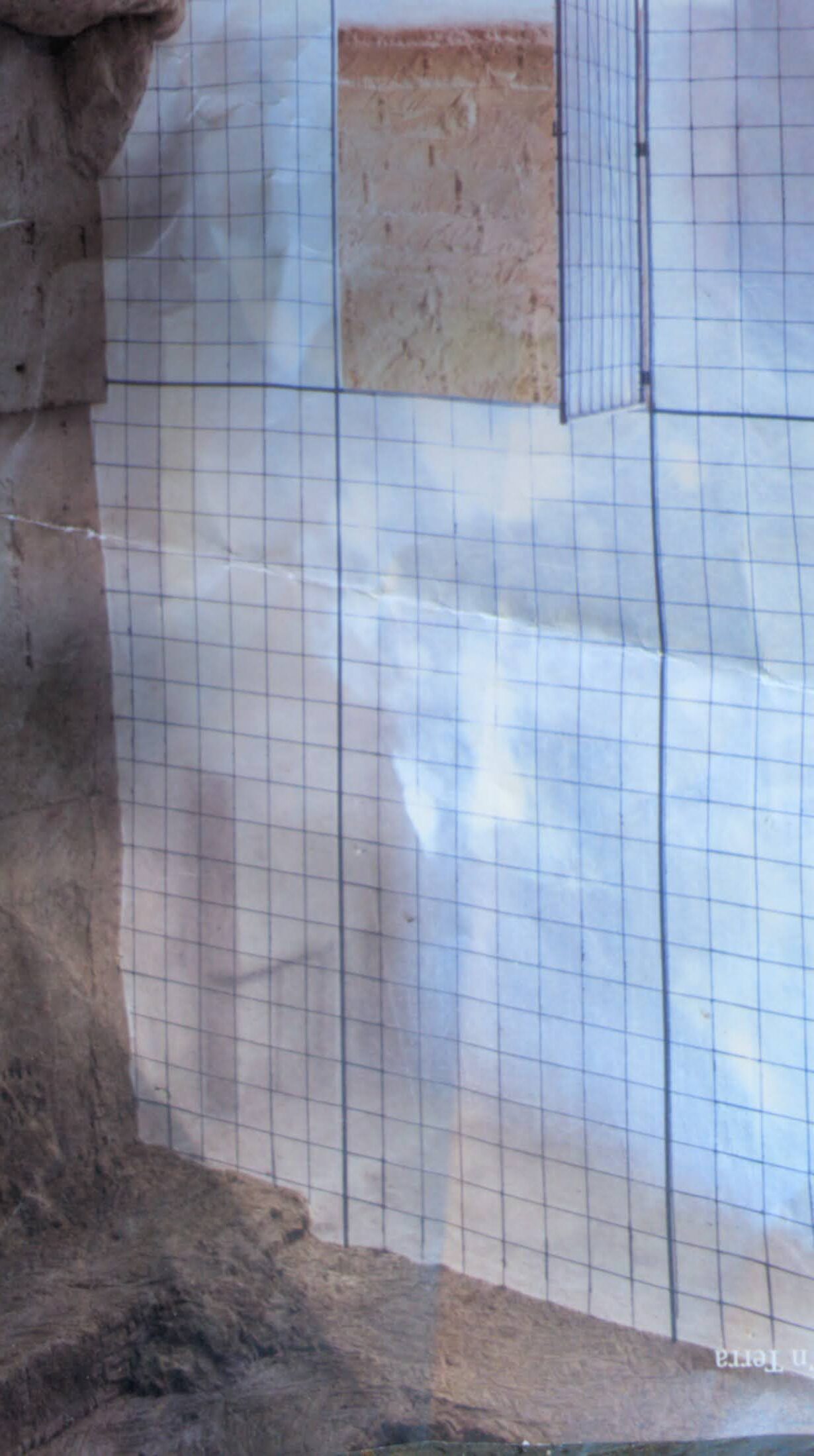 Grid-like structure with pale translucent surfaces, suggesting a hidden shelter place between visibility and disappearance in Leonoor Ruigrok’s work.